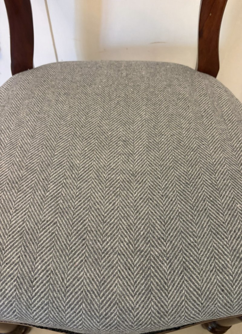 Antique Set of Eight Quality Mahogany Balloon Back Dining Chairs - Image 8